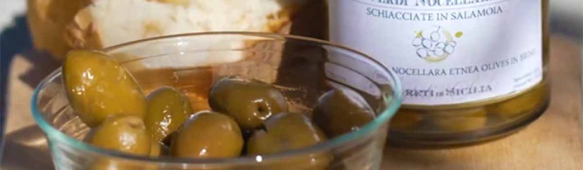 Olive Verdi Schiacciate in Salamoia