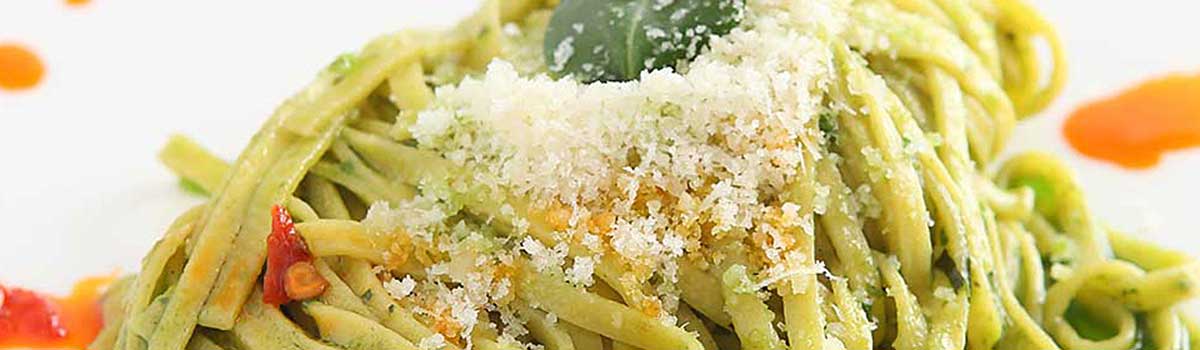 Linguine con Pesto e Noci von la Pasta di Aldo Linguine con Pesto e Noci von la Pasta di Aldo