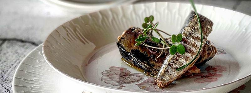 Geräucherte kleine Makrelen in Olivenöl Geräucherte kleine Makrelen in Olivenöl